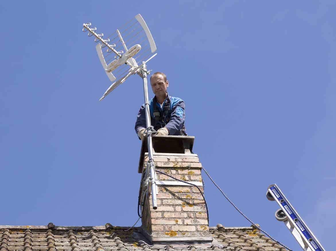 Installation d'une antenne terrestre